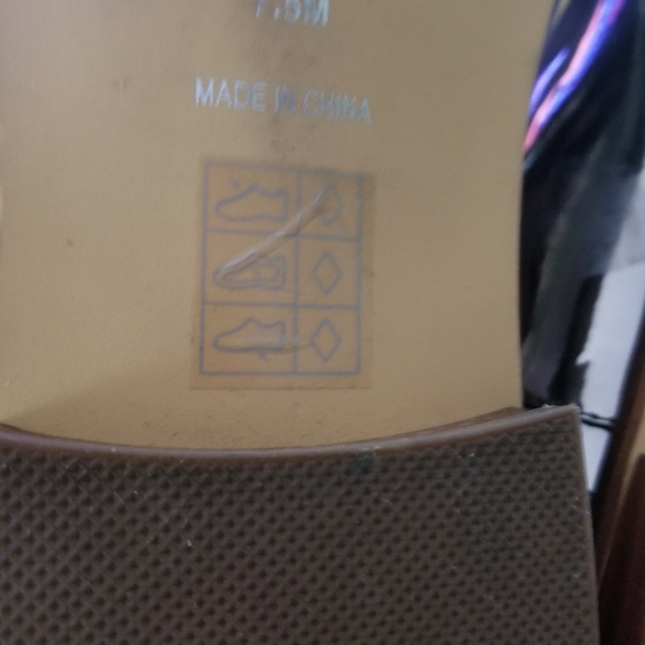 Beautiful silver mirror loafers with velvet ribbon strings size 7. 5 - Picture 2 of 7